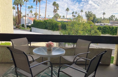 Deepwell Estates Condo | Spacious Biltmore condo with private balcony