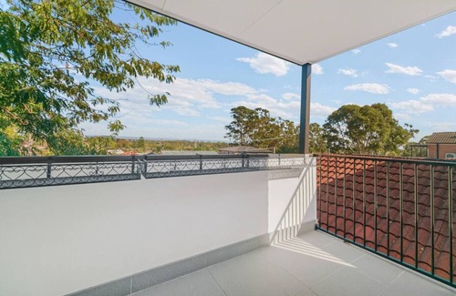Blacktown House | Spacious Blacktown Retreat | Convenient Location