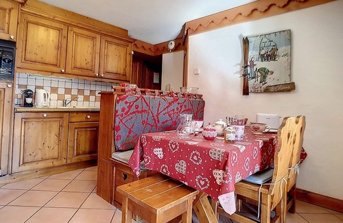 Reberty Apartment | Spacious & Bright Apartment · Near Slopes · Balcony · Pool · Reberty 2000