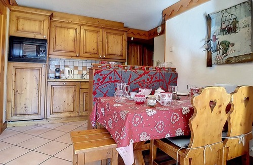 Reberty Apartment | Spacious & Bright Apartment · Near Slopes · Balcony · Pool · Reberty 2000