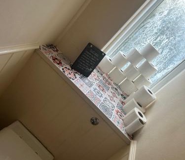 Lansbury House | Spacious bright double room