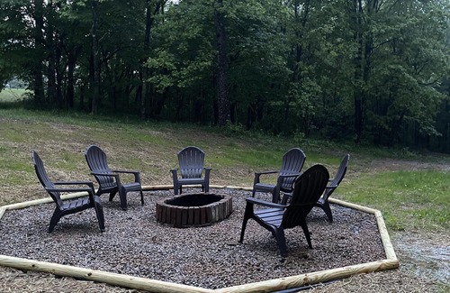 McArthur Cabin | Spacious Cabin in Hocking Hills close to Caves.HotTub,Grill & 66 Acres of Hiking