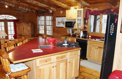 Bristolville Cabin | Spacious Cabin in the woods