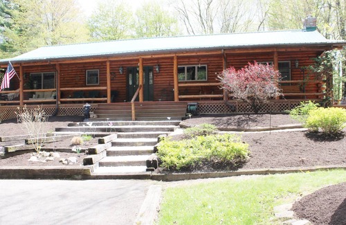 Bristolville Cabin | Spacious Cabin in the woods