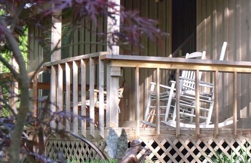 Pearcy Cabin | Spacious Cabin on 18 beautiful acres 20min from downtown. Spa services available
