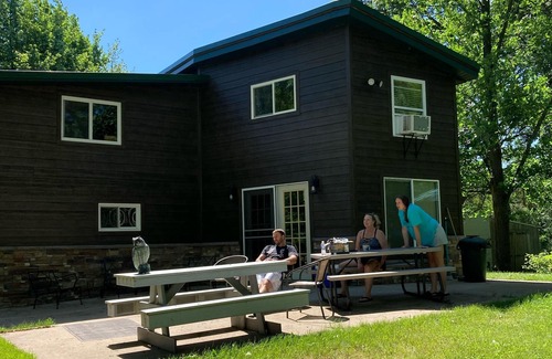 Tomahawk Cabin | Spacious Cabin on Bay of Lake Nokomis