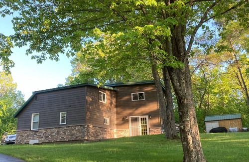 Tomahawk Cabin | Spacious Cabin on Bay of Lake Nokomis
