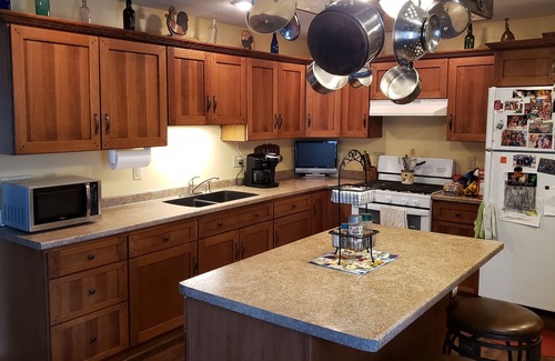 Clear Lake Cabin | Spacious Cabin with Open Floor Plan located Right in Town!