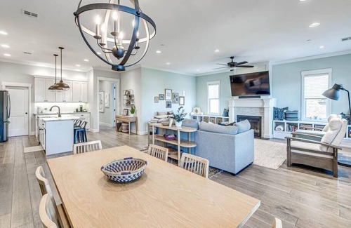 Carlton Landing Condo | Spacious + Central Condo in Carlton Landing