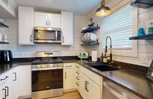 College Station Apartment | Spacious Central Charm