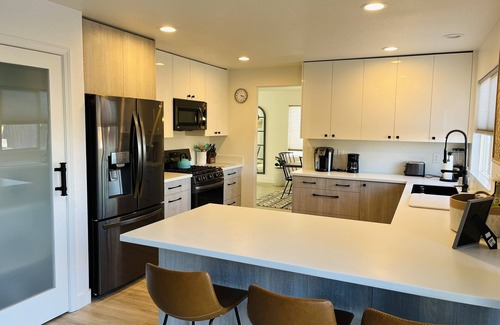Sparks House | Spacious centrally located family home in Sparks Nv !