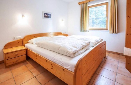 Hochkrimml Ski Chalet | Spacious chalet in Hochkrimml with balcony