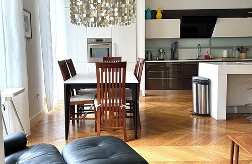 Jean-Medecin Apartment | Spacious charming 2 bedrooms, garden view, golden quarter, 5 min walk to beachn