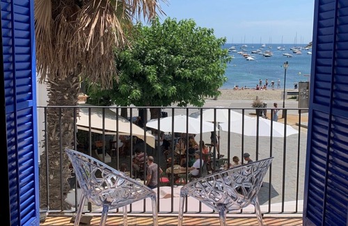 Cadaques Apartment | Spacious & charming apartment in Cadaques just a few steps away from the beach