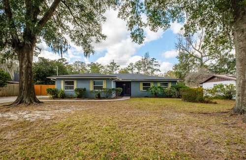 Gainesville House | Spacious charming Renovated Home near UF and SF