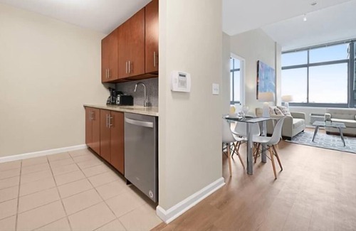 Hudson Exchange Apartment | Spacious & Clean 1BR | Full Kitchen | Washer/Dryer | by GLS
