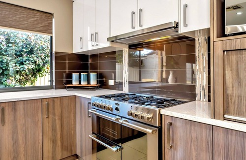 Safety Bay House | Spacious Coastal Getaway - 4BR Home with Pool, Games Room, and More in Safety Bay