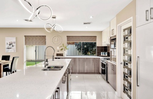 Safety Bay House | Spacious Coastal Getaway - 4BR Home with Pool, Games Room, and More in Safety Bay