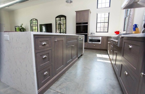 Middletown House | Spacious Compound for the Entire Family