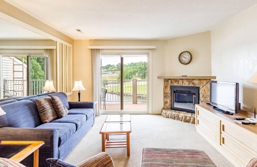 Osage Beach Resort | Spacious Condo 507 w/ Full-Sized Kitchen, Grill, & Deck Overlooking the Lake