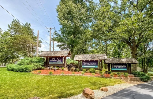 Osage Beach Resort | Spacious Condo 508 w/ Full-Sized Kitchen, Grill, & Deck Overlooking the Lake