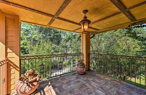Conroe House | Spacious Conroe Home w/Foosball & Pool Table!