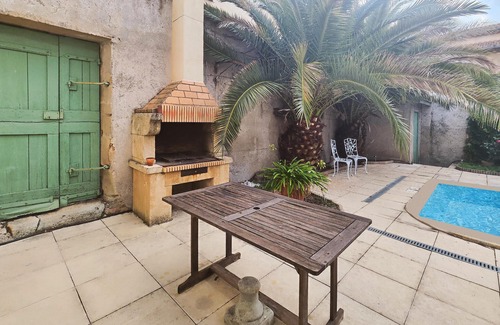 Herepian House | Spacious cottage with pool in Herepian.