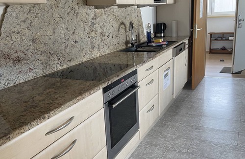 Peissenberg Apartment | Spacious cozy apartment near the Ammernähe with balcony