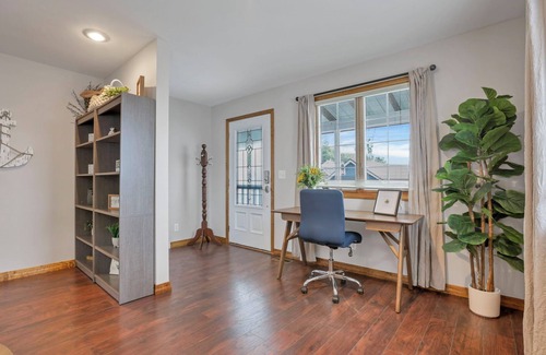 Buckeye Lake House | Spacious Cranberry Bay home just steps to the water! Pet friendly & Minimal Fees