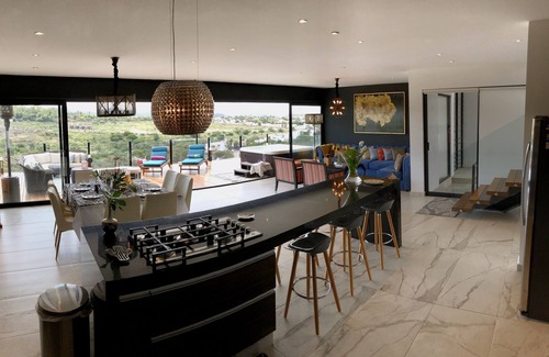 Queretaro Municipality House | Spacious & design ★ 5 br Luxury @ Juriquilla ★ ≅Jacuzzi