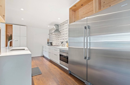 Zilker House | Spacious Design + Outdoor Kitchen in Zilker ACL