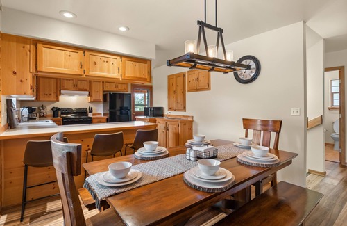 Cotopaxi House | Spacious dog-friendly home with deck, Ping-Pong, foosball, fireplace, grill, W/D