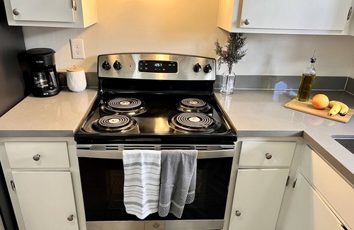 Downtown Burlingame Apartment | Spacious Downtown Burlingame Apt. with Driveway Parking & Private Patio 1/1