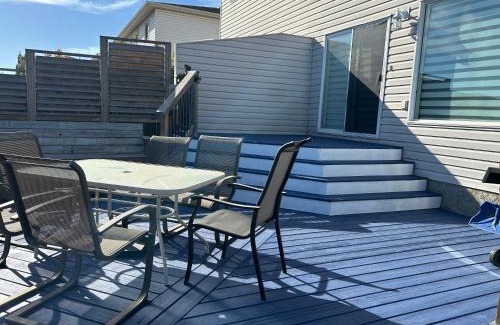 Camrose House | Spacious Duplex