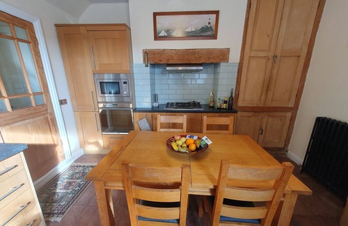 Southport Apartment | Spacious Edwardian ground floor flat near to Southport Town center