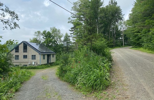 Monroe Bridge House | Spacious/Elegant 3 level house on Spruce Lake- swim or fish, short drive to Mt.