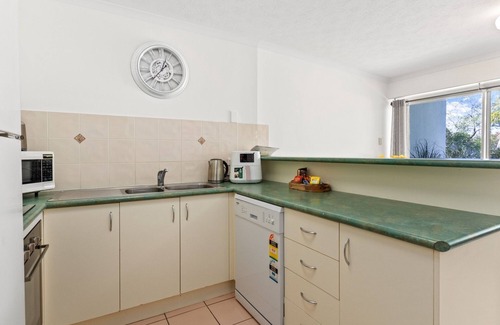 Torquay Apartment | Spacious Esplanade Apartment with Rooftop Access