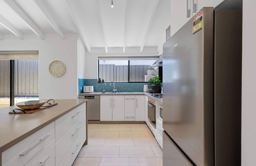 Leederville House | Spacious Family Getaway in West Leederville