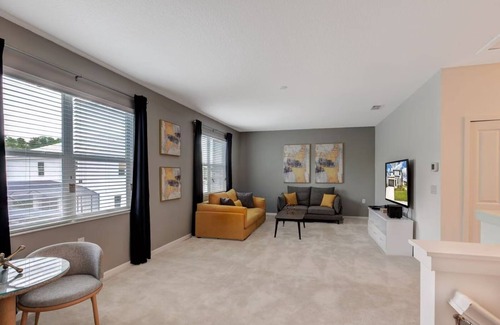 Bellavida House | Spacious & Family-Friendly 6BR Villa Near Disney Private Pool & Game Room!