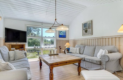 Strandby House | Spacious family friendly cottage only 150 m from beach