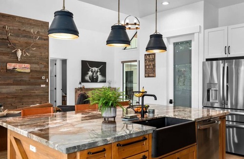 Lakeside House | Spacious Family Friendly Home w/Views of Flathead