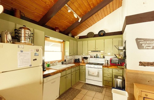 Eidelweiss Village House | Spacious Family Friendly North Conway/Eidelweiss Mountain Chalet