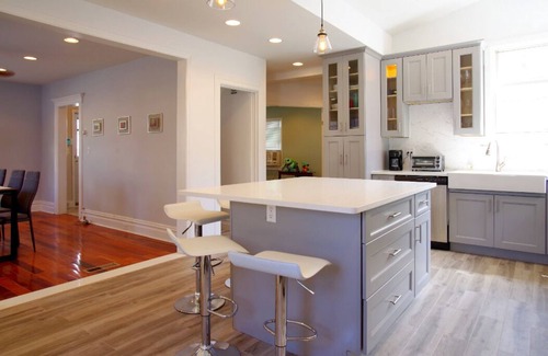 Queens House | Spacious, Family friendly, outdoor space, Rockaway Beach - 6 month rental