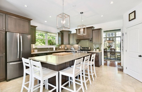 Kingsville House | Spacious family home in the heart of an idyllic town.