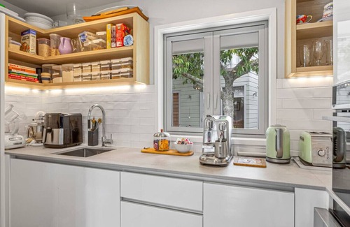 Auckland Apartment | Spacious family home in Meadowbank| by Furnished Rentals