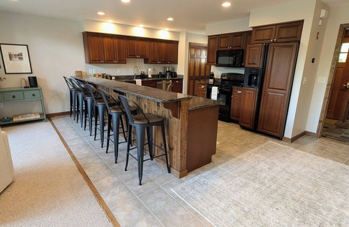 Bretton Woods House | Spacious Family Home, Slope & Notch Views, Guest-Loved Kitchen, Fireplace