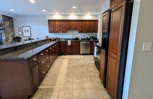 Bretton Woods House | Spacious Family Home, Slope & Notch Views, Guest-Loved Kitchen, Fireplace