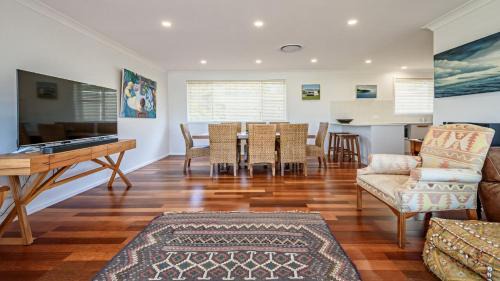 Killcare Heights House | 'Spacious Family Retreat' by Accom Holidays