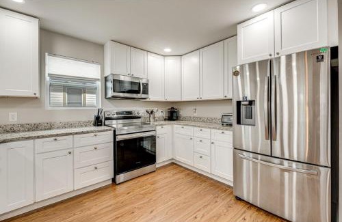 Jefferson Park House | Spacious Family Retreat Near Airport home