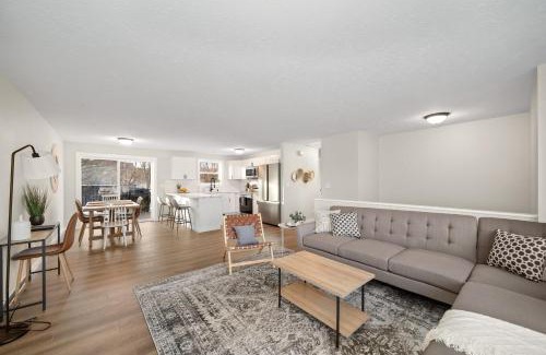 Hayden House | Spacious Family Villa only 13 mi from Silverwood